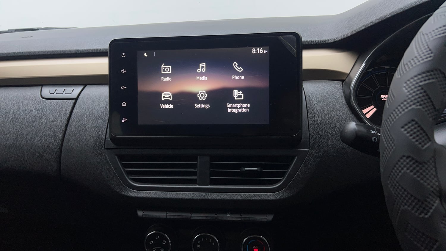 Used 2021 Renault Kiger RXT AMT Petrol Automatic top_features Integrated (in-dash) music system