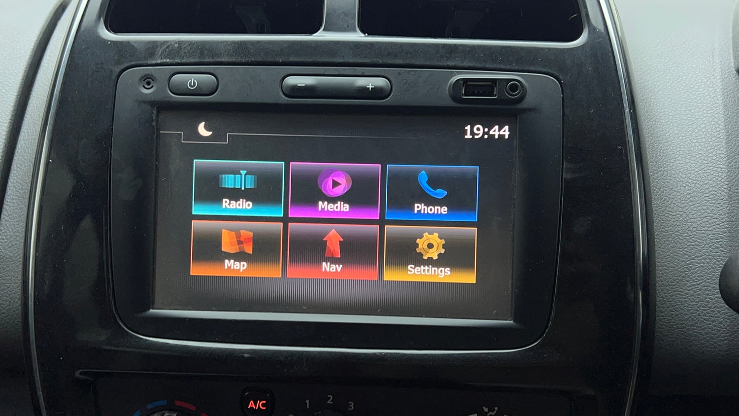 Used 2017 Renault Kwid 1.0 RXT Petrol Manual top_features Integrated (in-dash) music system
