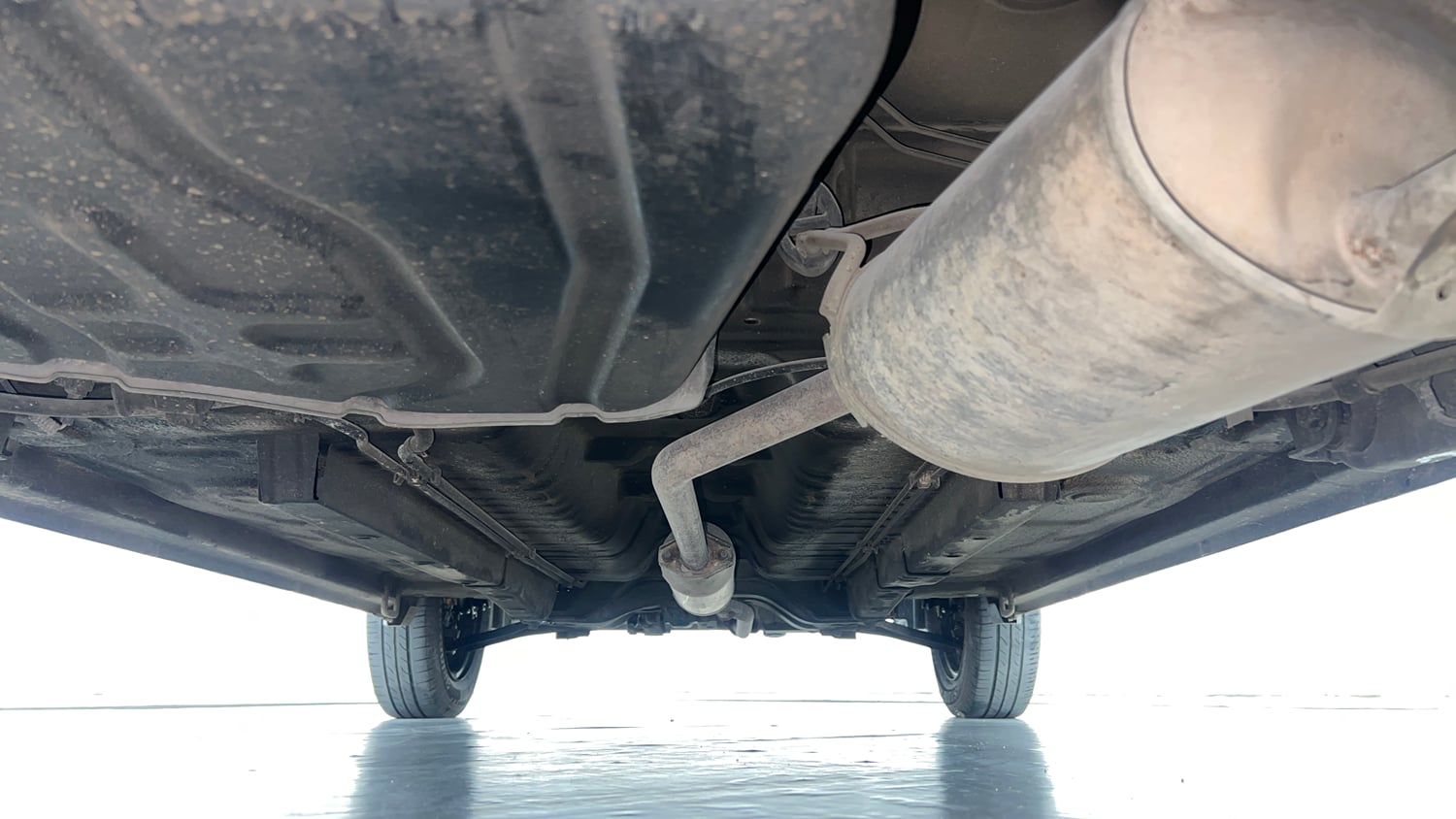 Used 2017 Maruti Suzuki Wagon R VXI Petrol Manual extra REAR UNDERBODY VIEW (TAKEN FROM REAR)