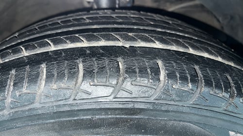 Used 2015 Maruti Suzuki Baleno Delta 1.2 Petrol Manual tyres RIGHT FRONT TYRE TREAD VIEW