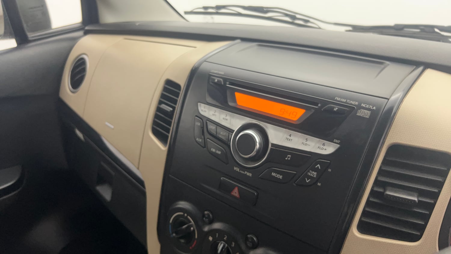Used 2017 Maruti Suzuki Wagon R VXI+ Petrol Manual top_features Integrated (in-dash) music system