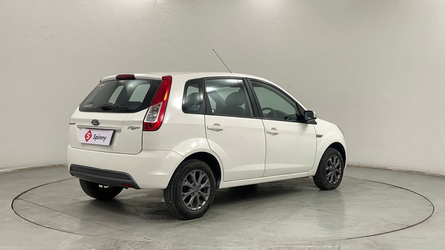 Used 2015 Ford Figo Duratec Petrol Titanium 1.2 Petrol Manual exterior RIGHT REAR CORNER VIEW