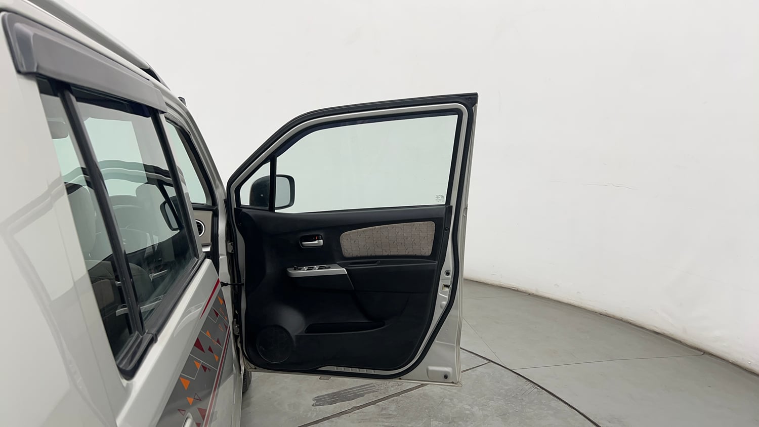 Used 2017 Maruti Suzuki Wagon R VXI Petrol Manual interior RIGHT FRONT DOOR OPEN VIEW