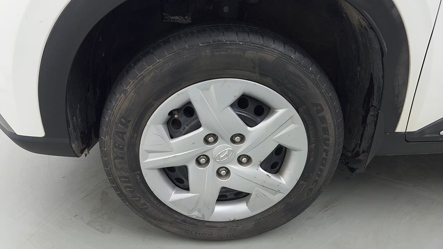 Used 2022 Hyundai Venue S 1.2 Petrol Petrol Manual tyres LEFT FRONT TYRE RIM VIEW