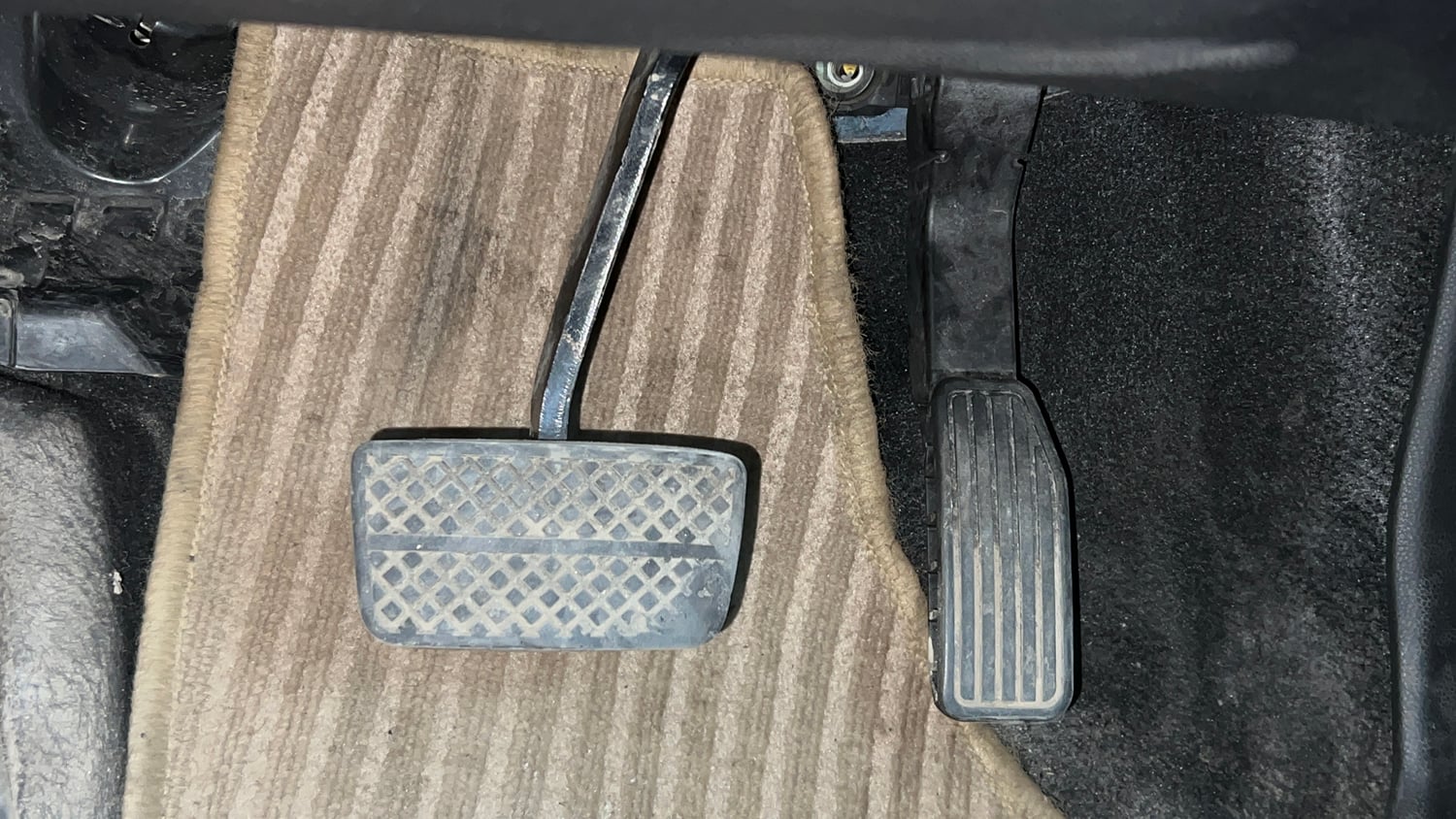 Used 2016 Honda Jazz V AT Petrol Petrol Automatic interior PEDALS VIEW