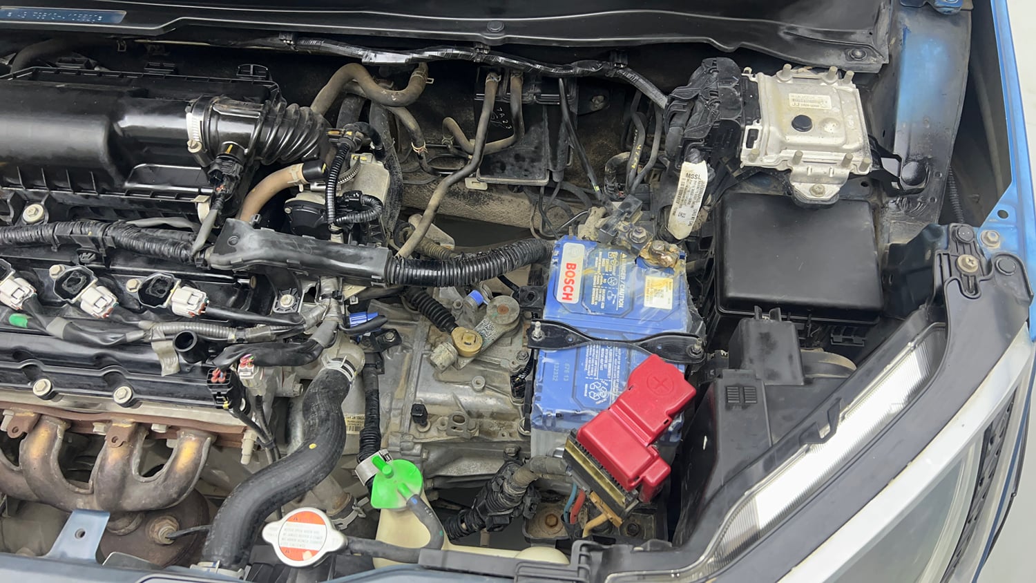 Used 2017 Maruti Suzuki Ignis  Zeta Dual Tone MT Petrol Petrol Manual engine ENGINE LEFT SIDE VIEW
