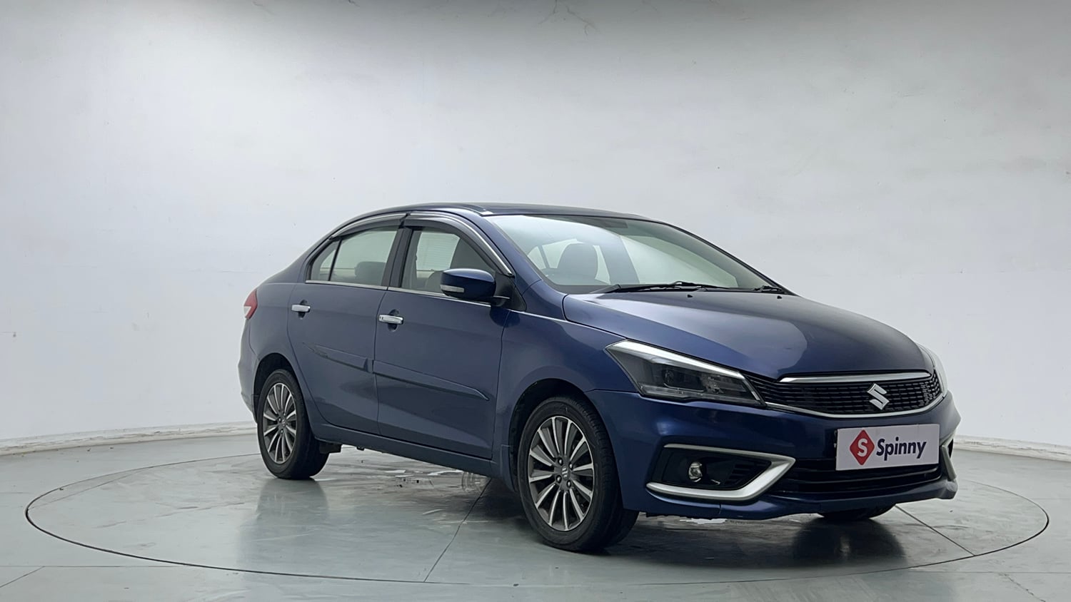 Used 2019 Maruti Suzuki Ciaz Alpha Hybrid 1.5 AT Petrol Automatic exterior RIGHT FRONT CORNER VIEW