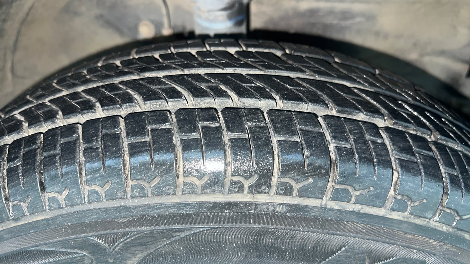 Used 2014 Maruti Suzuki Wagon R LXI CNG Cng Manual tyres RIGHT FRONT TYRE TREAD VIEW