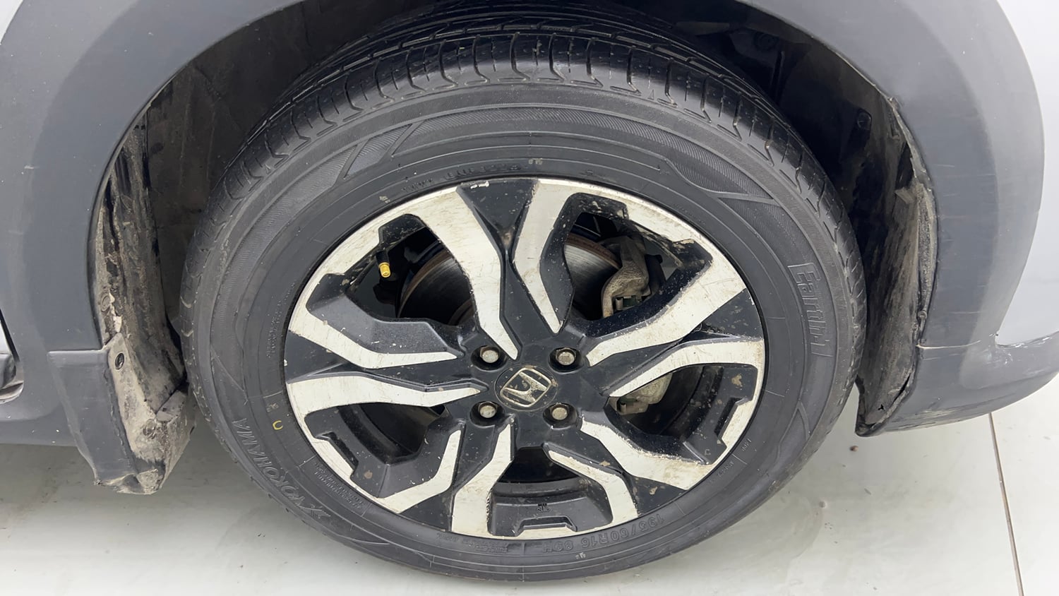 Used 2022 Honda WR-V VX MT Petrol Petrol Manual tyres RIGHT FRONT TYRE RIM VIEW