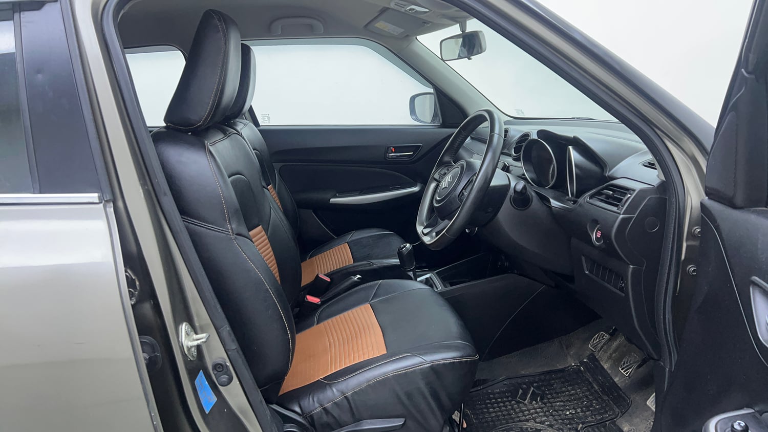Used 2021 Maruti Suzuki Swift ZXi Plus Petrol Manual interior RIGHT SIDE FRONT DOOR CABIN VIEW