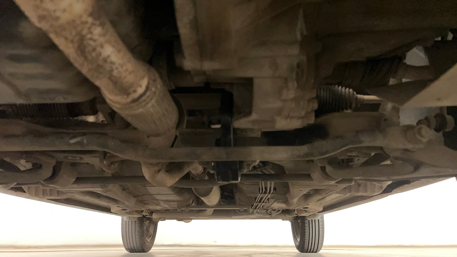 Used 2017 Tata Tigor Revotron XZ Petrol Manual extra FRONT LEFT UNDERBODY VIEW