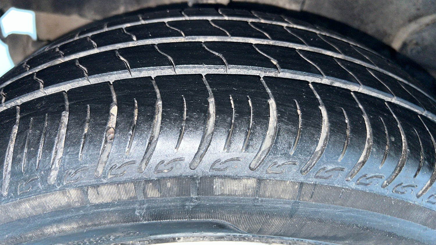 Used 2023 Tata Tiago XTA Petrol Automatic tyres RIGHT REAR TYRE TREAD VIEW