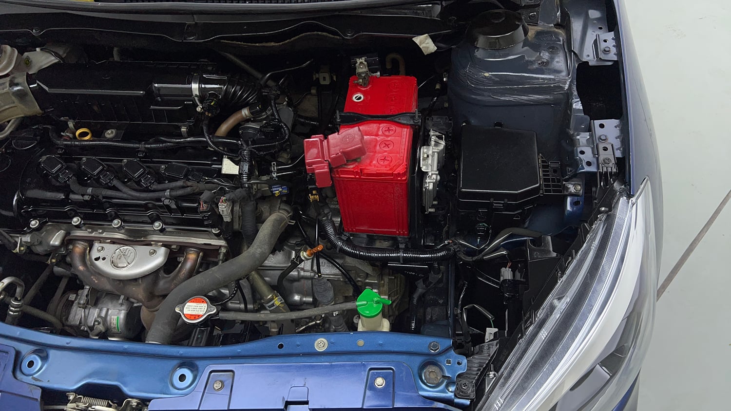 Used 2019 Maruti Suzuki Ciaz Alpha Hybrid 1.5 AT Petrol Automatic engine ENGINE LEFT SIDE VIEW