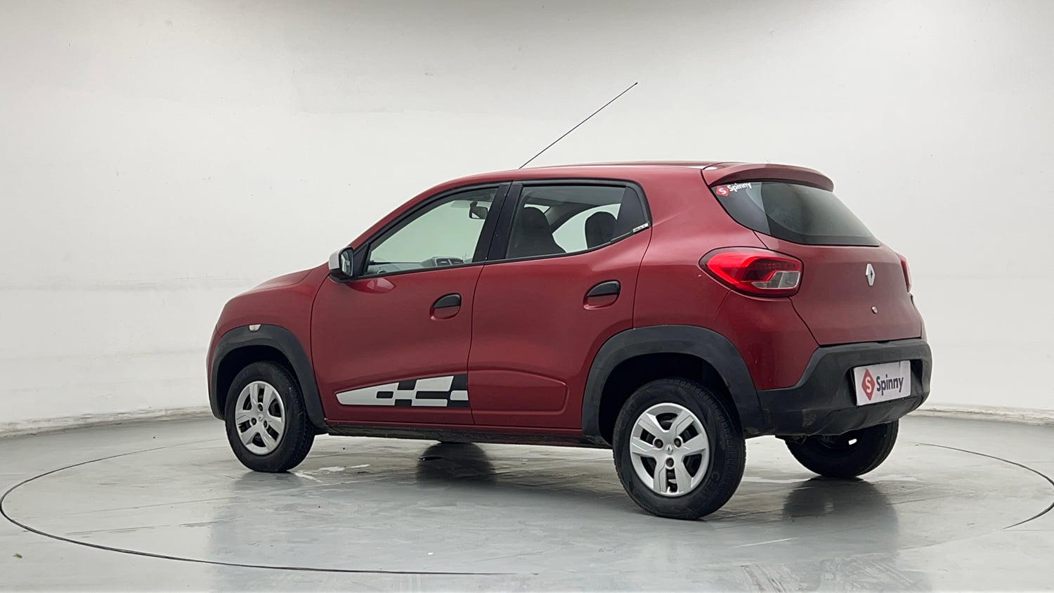 Used 2017 Renault Kwid 1.0 RXT Petrol Manual exterior LEFT REAR CORNER VIEW