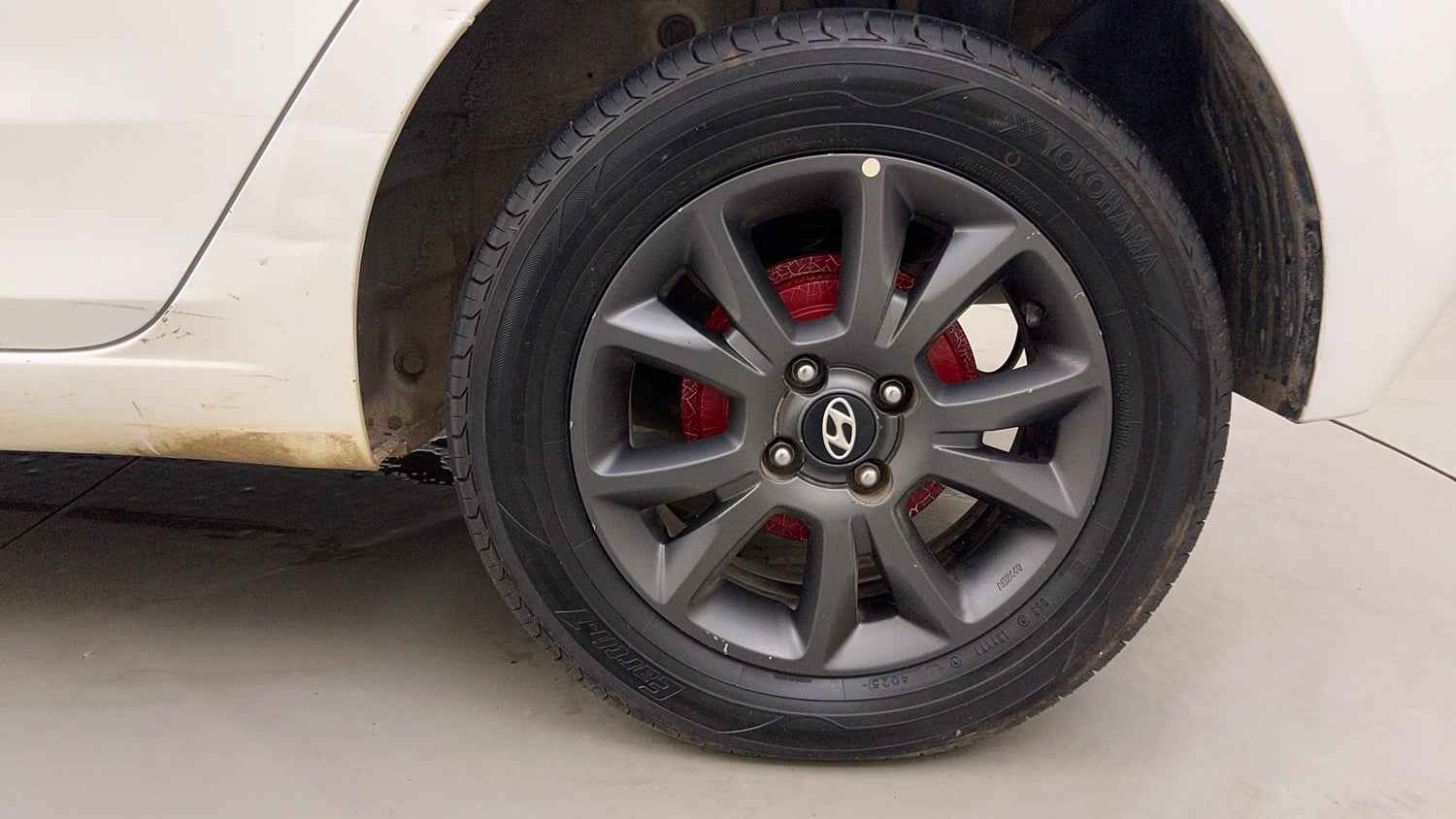 Used 2018 Hyundai Elite i20 Asta 1.2 Petrol Manual tyres LEFT REAR TYRE RIM VIEW