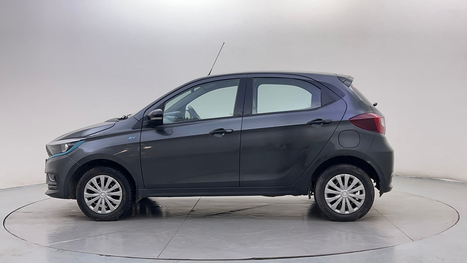 Used 2023 Tata Tiago EV XZ Plus Tech LUX Long Range Electric Automatic exterior LEFT SIDE VIEW
