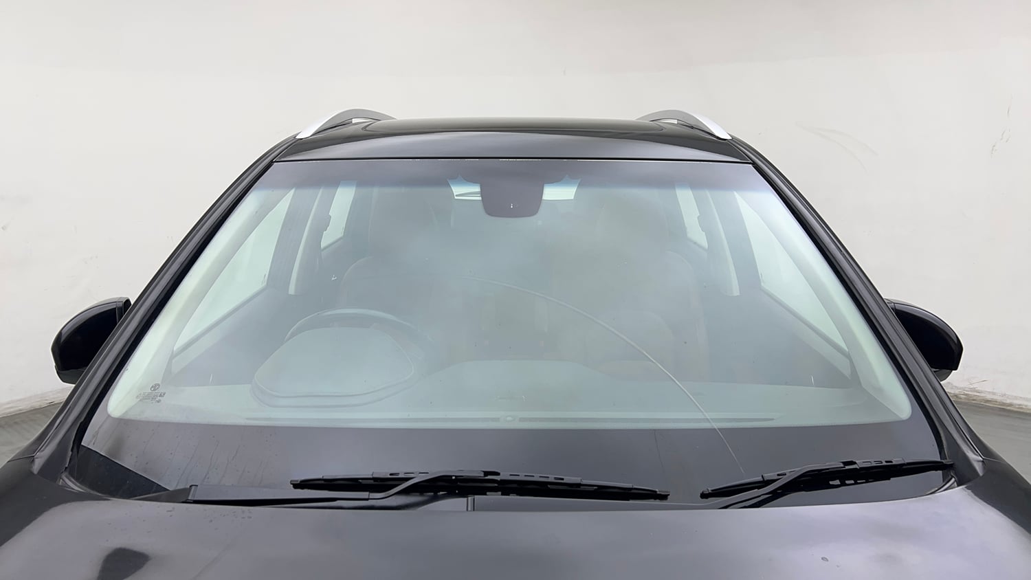 Used 2021 MG Motors Hector Plus Sharp 1.5 Petrol Turbo CVT 6-STR Petrol Automatic exterior FRONT WINDSHIELD VIEW