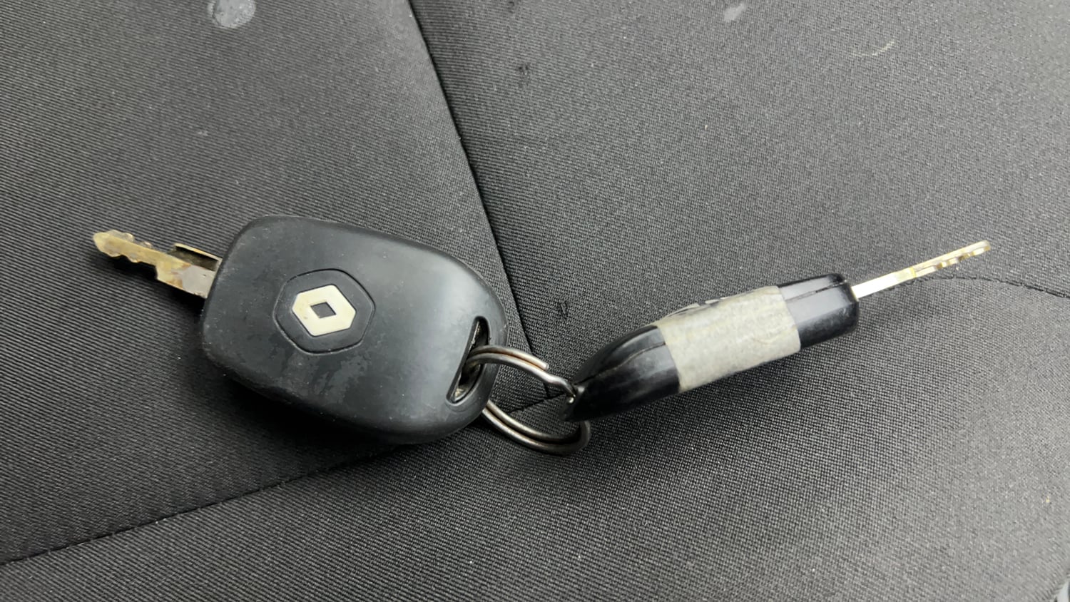 Used 2018 Renault Kwid 1.0 RXT AMT Opt Petrol Automatic extra CAR KEY VIEW