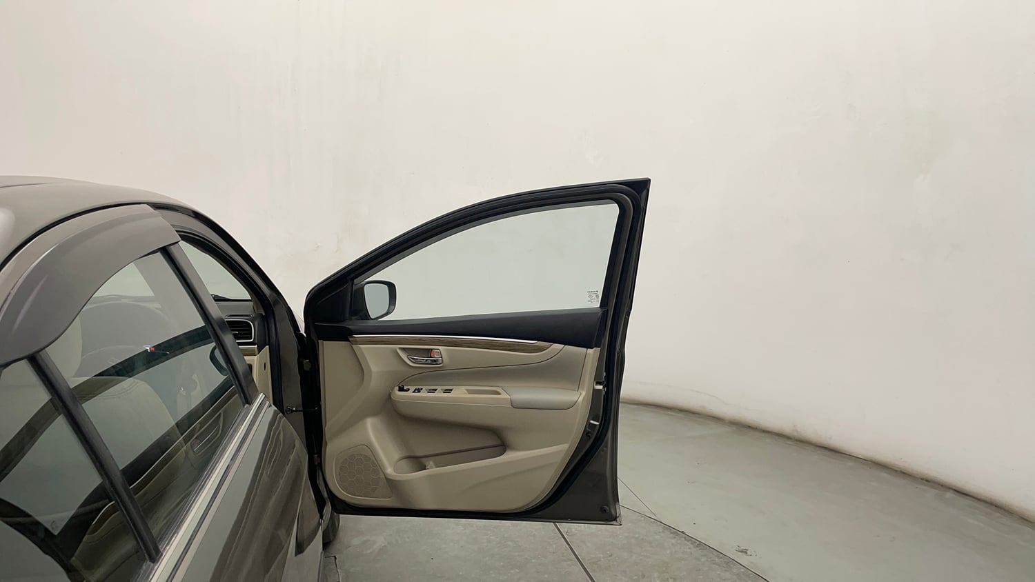Used 2019 Maruti Suzuki Ciaz Alpha Hybrid 1.5 Petrol Manual interior RIGHT FRONT DOOR OPEN VIEW