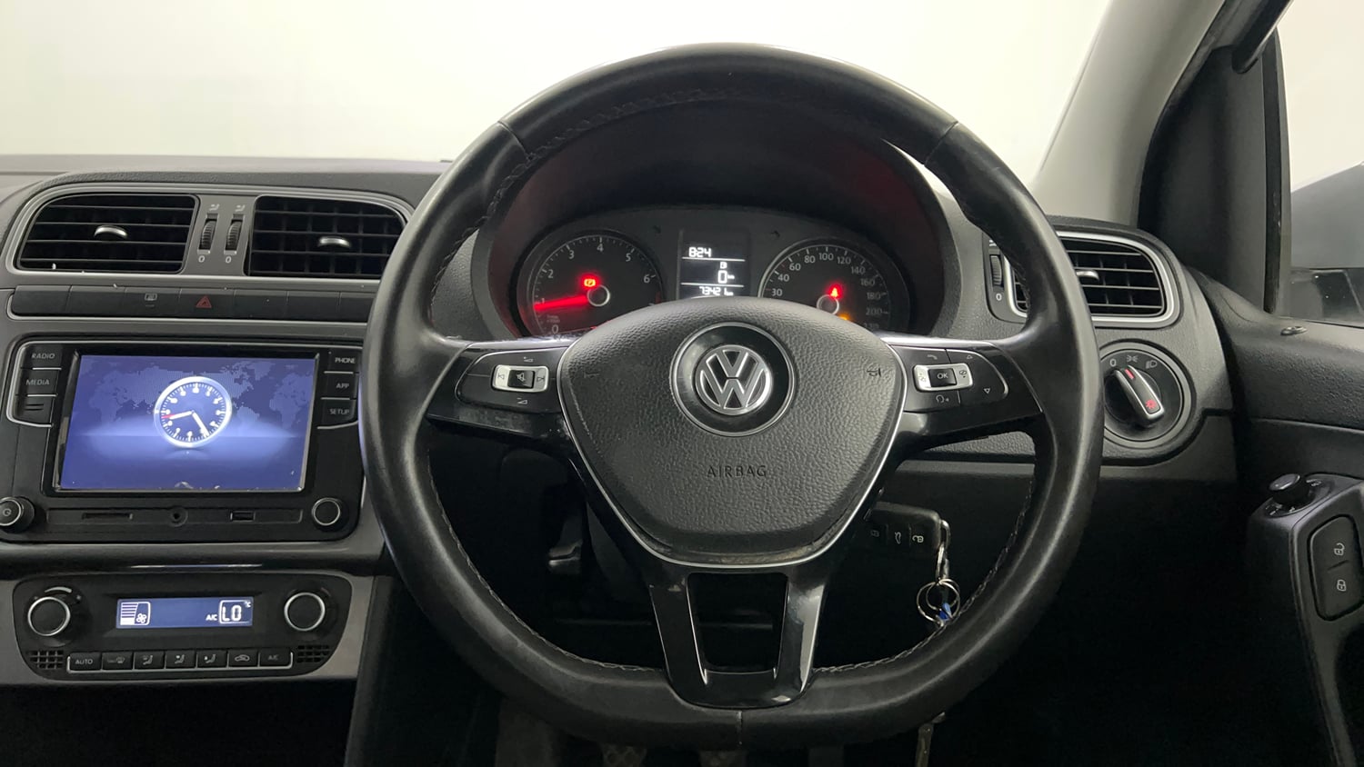 Used 2019 Volkswagen Polo Highline Plus 1.0 (P) 16 Alloy Petrol Manual interior STEERING VIEW