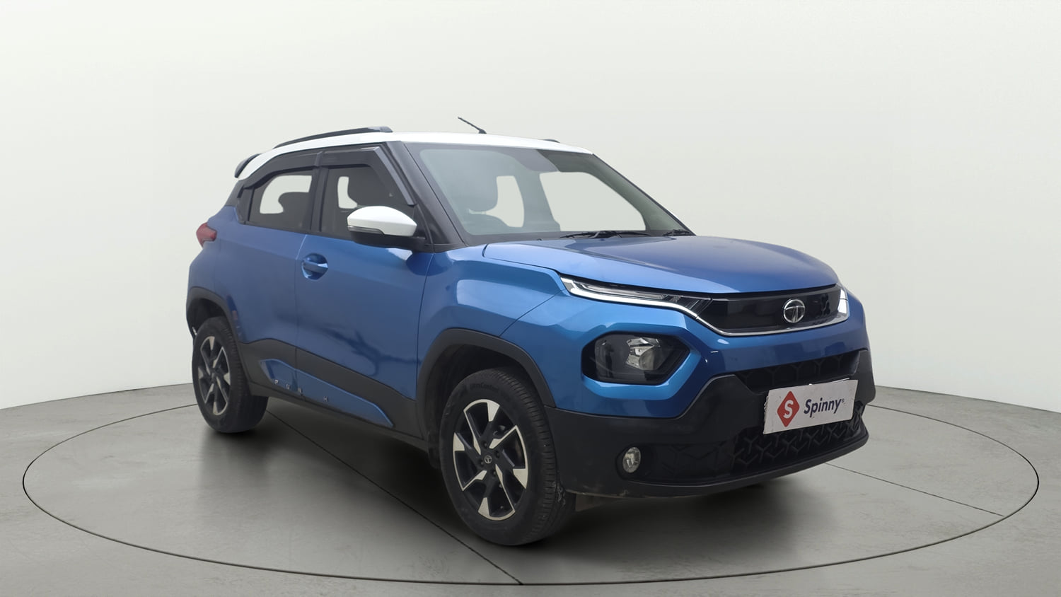 Used 2022 Tata Punch Creative Dual Tone Petrol Manual exterior RIGHT FRONT CORNER VIEW