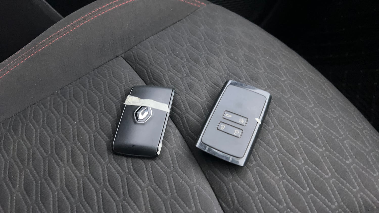 Used 2022 Renault Kiger RXZ Turbo MT Dual Tone Petrol Manual extra CAR KEY VIEW