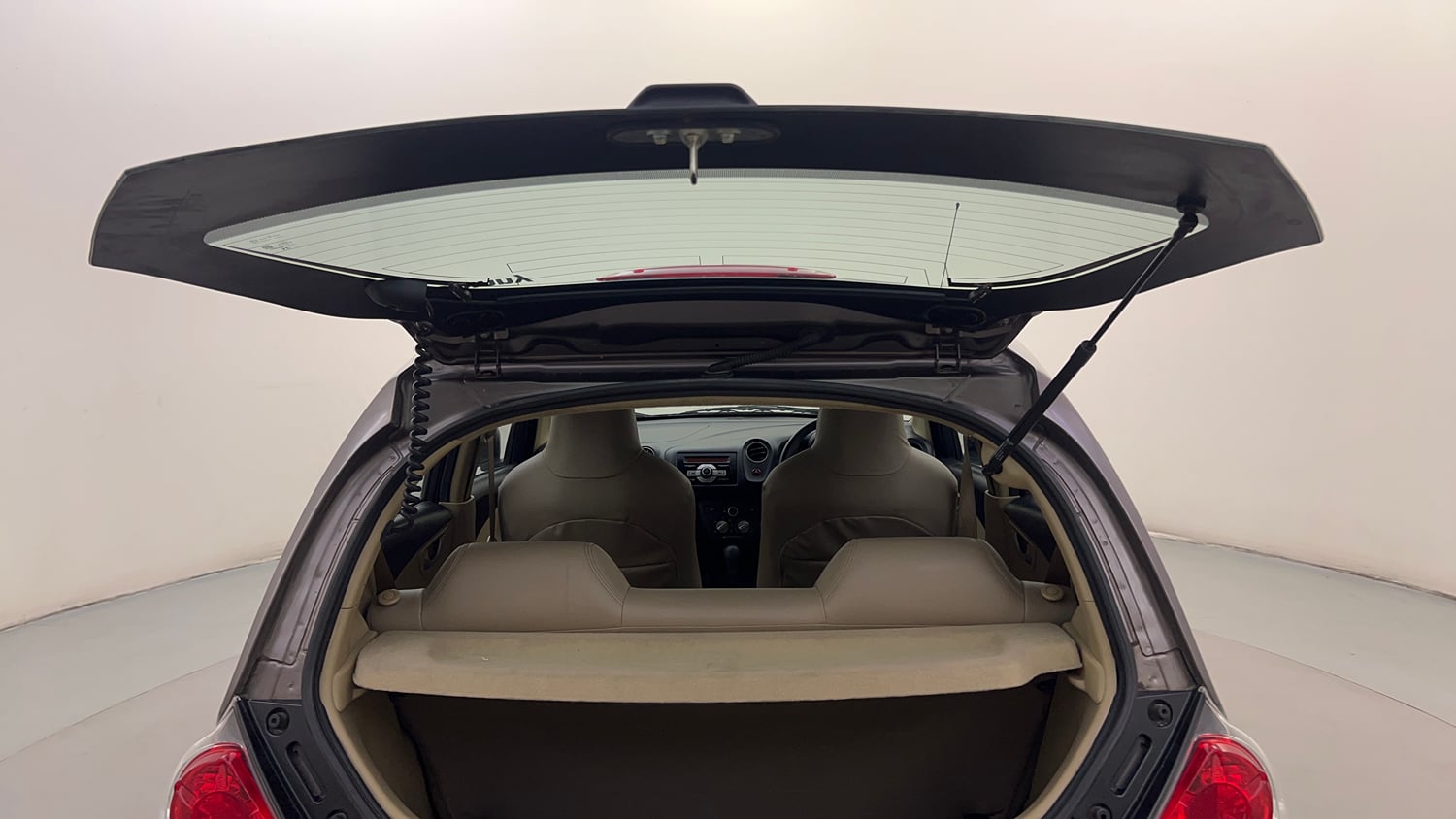Used 2015 Honda Brio VX AT Petrol Automatic interior DICKY DOOR OPEN VIEW