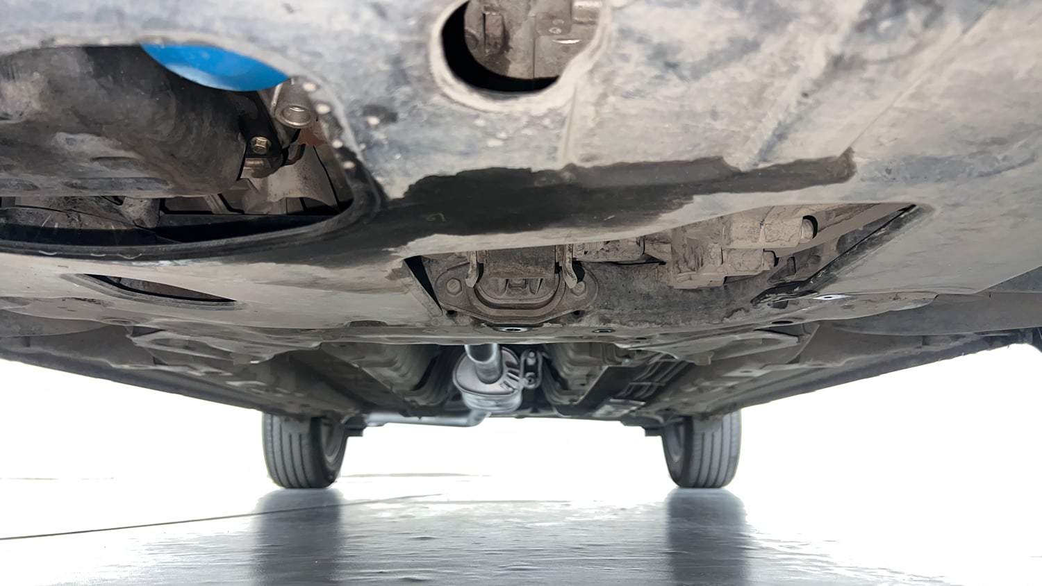 Used 2019 Hyundai Venue SX Plus 1.0 Turbo DCT Petrol Automatic extra FRONT LEFT UNDERBODY VIEW
