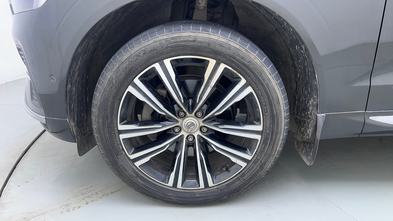 Used 2022 Volvo XC60 B5 Ultimate Petrol Automatic tyres LEFT FRONT TYRE RIM VIEW