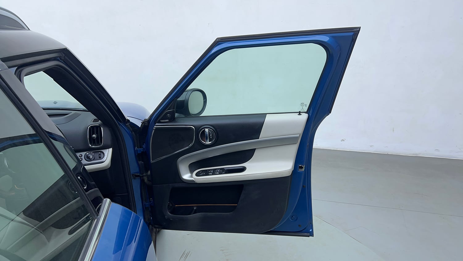 Used 2021 Mini Countryman Cooper S JCW Inspired Petrol Automatic interior RIGHT FRONT DOOR OPEN VIEW