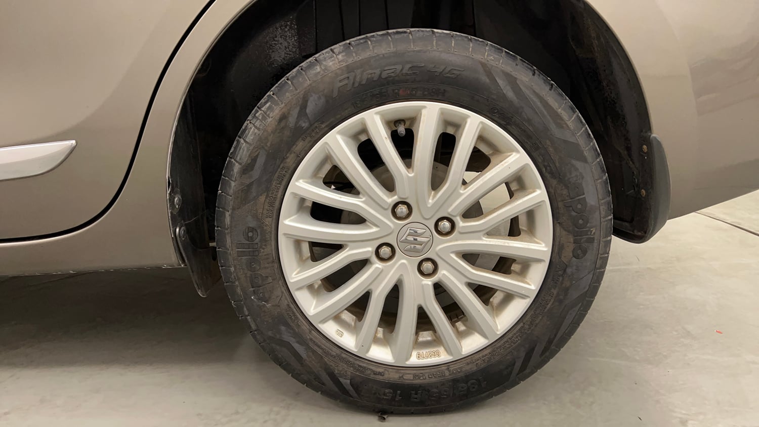 Used 2021 Maruti Suzuki Dzire ZXi AGS Petrol Automatic tyres LEFT REAR TYRE RIM VIEW
