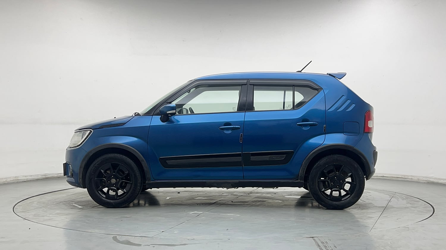 Used 2017 Maruti Suzuki Ignis  Zeta Dual Tone MT Petrol Petrol Manual exterior LEFT SIDE VIEW
