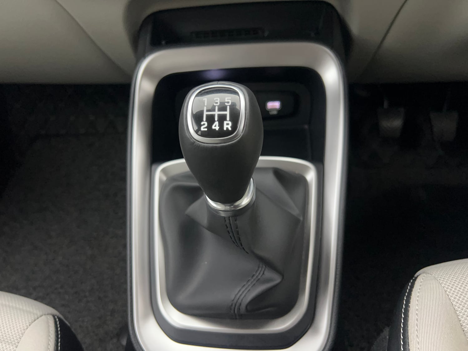 Used 2026 Kia Sonet HTK Plus 1.2 Petrol MT Petrol Manual interior GEAR  KNOB VIEW