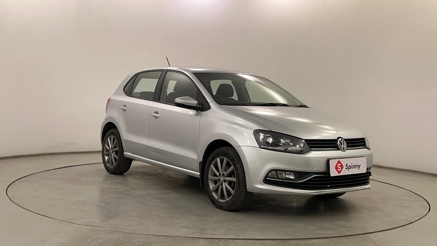 Used 2019 Volkswagen Polo Highline Plus 1.0 (P) 16 Alloy Petrol Manual exterior RIGHT FRONT CORNER VIEW
