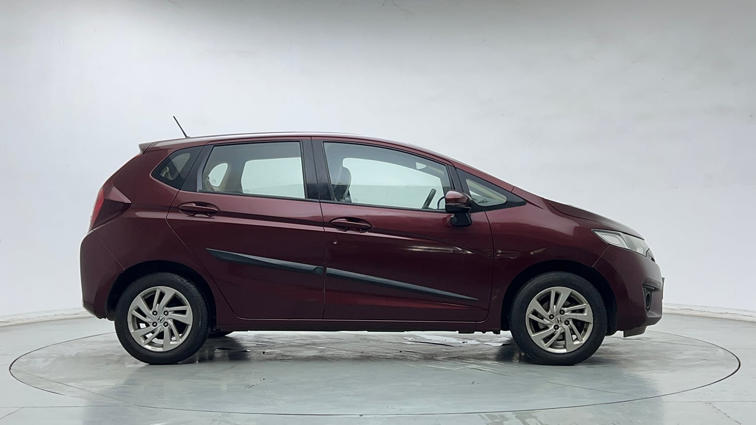 Used 2016 Honda Jazz V AT Petrol Petrol Automatic exterior RIGHT SIDE VIEW