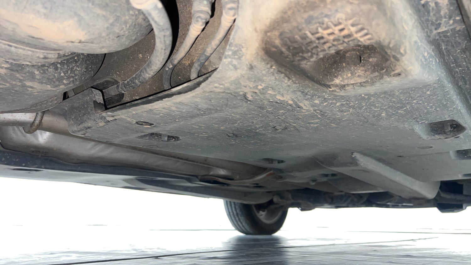 Used 2014 Volkswagen Vento Highline Diesel Diesel Manual extra REAR RIGHT UNDERBODY VIEW