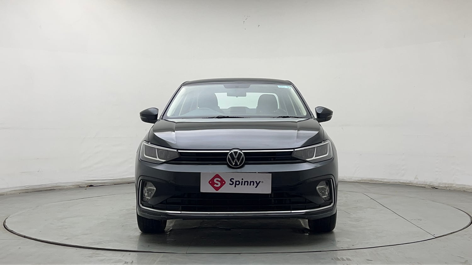 Used 2024 Volkswagen Virtus Highline 1.0 TSI AT Petrol Automatic exterior FRONT VIEW