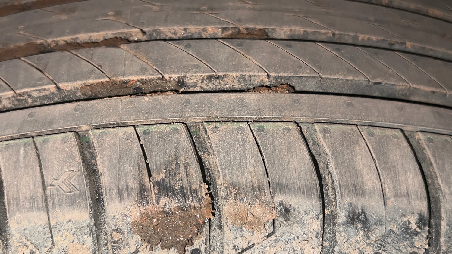 Used 2022 Renault Kiger RXZ Turbo MT Dual Tone Petrol Manual tyres LEFT FRONT TYRE TREAD VIEW