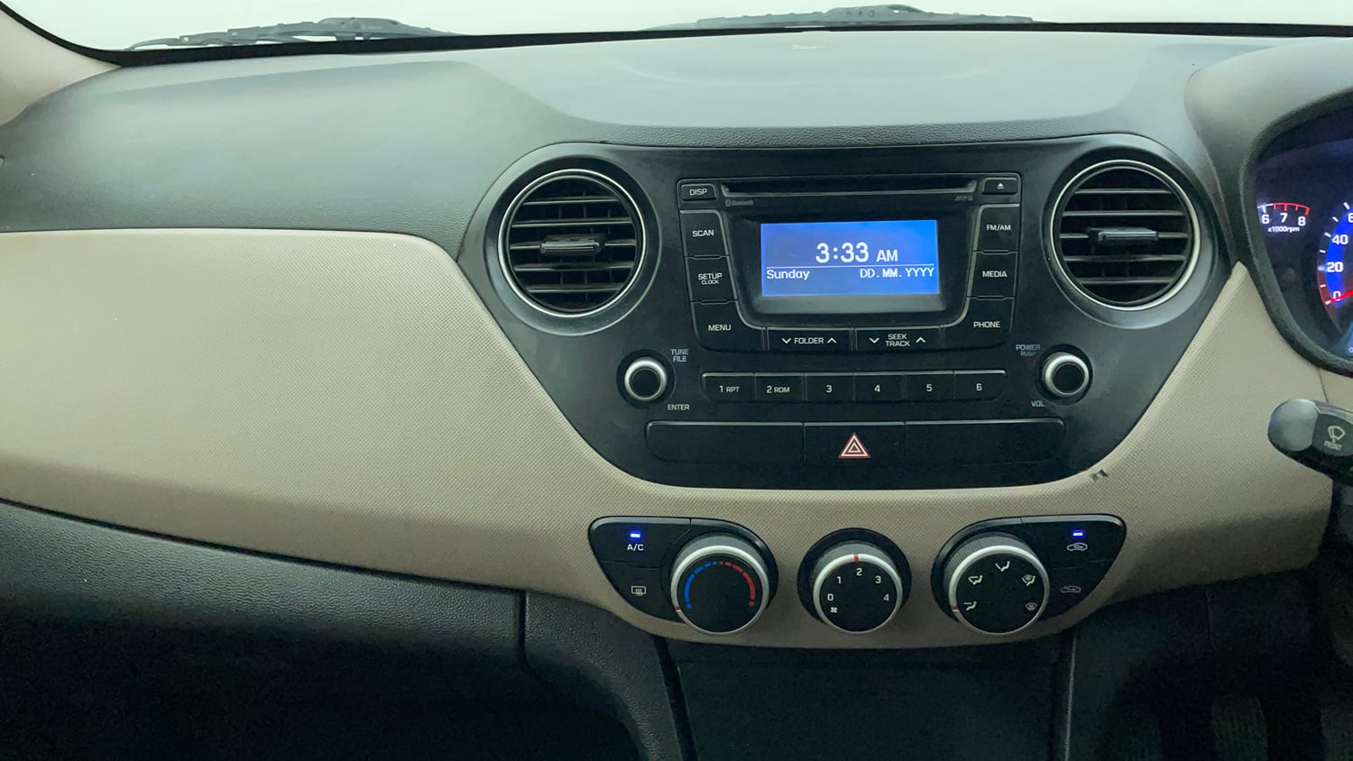 Used 2014 Hyundai Xcent S 1.2 (O) Petrol Manual interior MUSIC SYSTEM & AC CONTROL VIEW