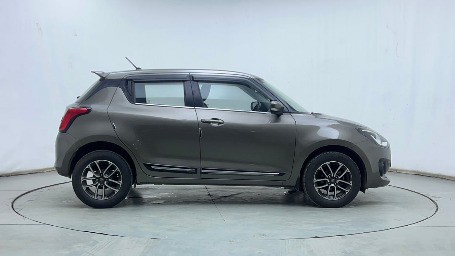 Used 2021 Maruti Suzuki Swift ZXi Plus Petrol Manual exterior RIGHT SIDE VIEW