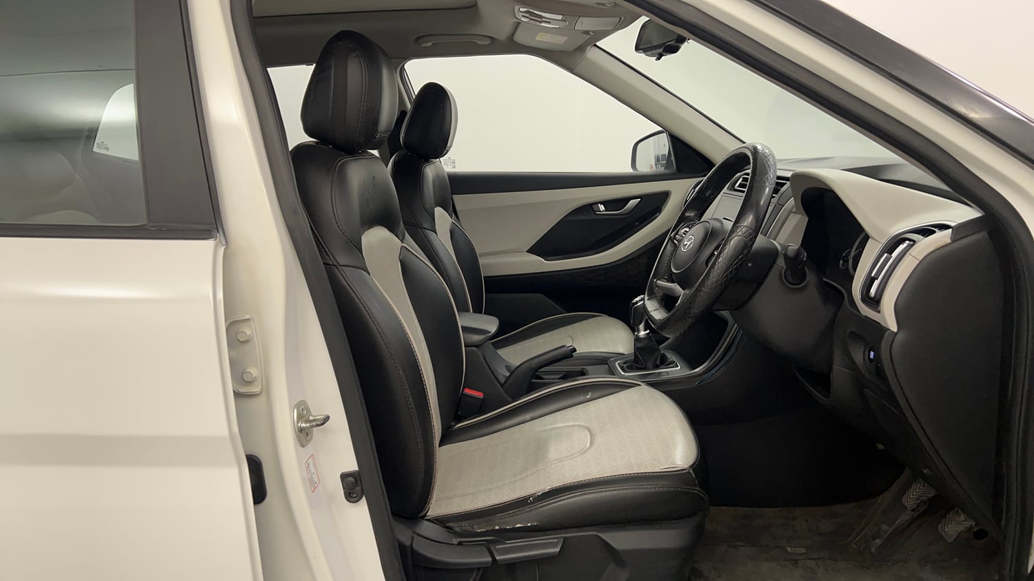 Used 2023 Hyundai Creta SX 1.5 Diesel Diesel Manual interior RIGHT SIDE FRONT DOOR CABIN VIEW