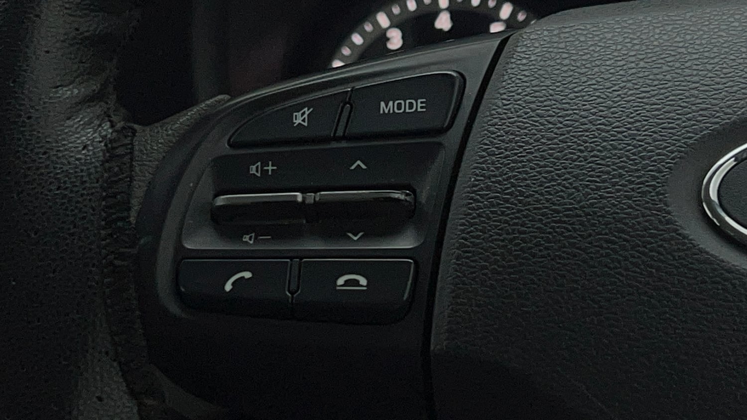 Used 2019 Hyundai Grand i10 Nios Magna AMT 1.2 Kappa VTVT Petrol Automatic top_features Steering mounted controls