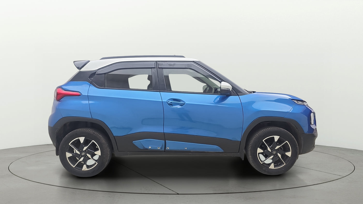 Used 2022 Tata Punch Creative Dual Tone Petrol Manual exterior RIGHT SIDE VIEW
