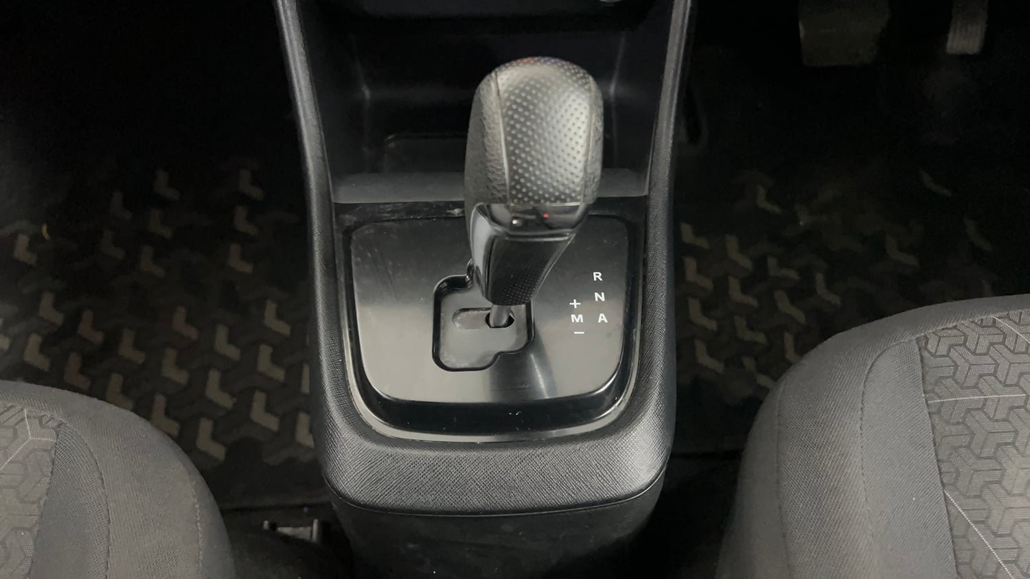Used 2022 Tata Punch Adventure Rhythm Pack AMT Petrol Automatic interior GEAR  KNOB VIEW