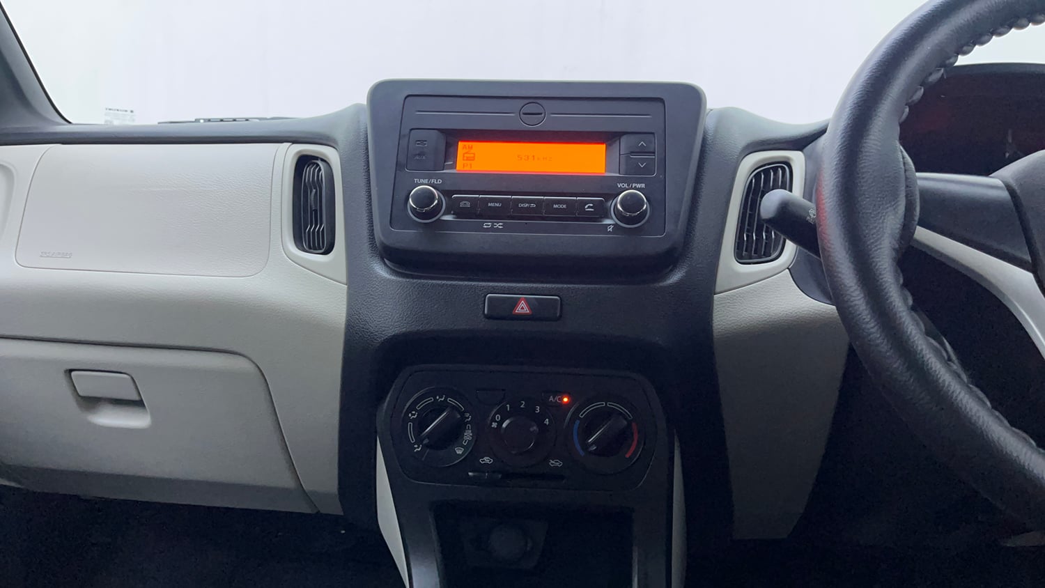 Used 2024 Maruti Suzuki Wagon R VXI 1.0 AGS Petrol Automatic interior MUSIC SYSTEM & AC CONTROL VIEW