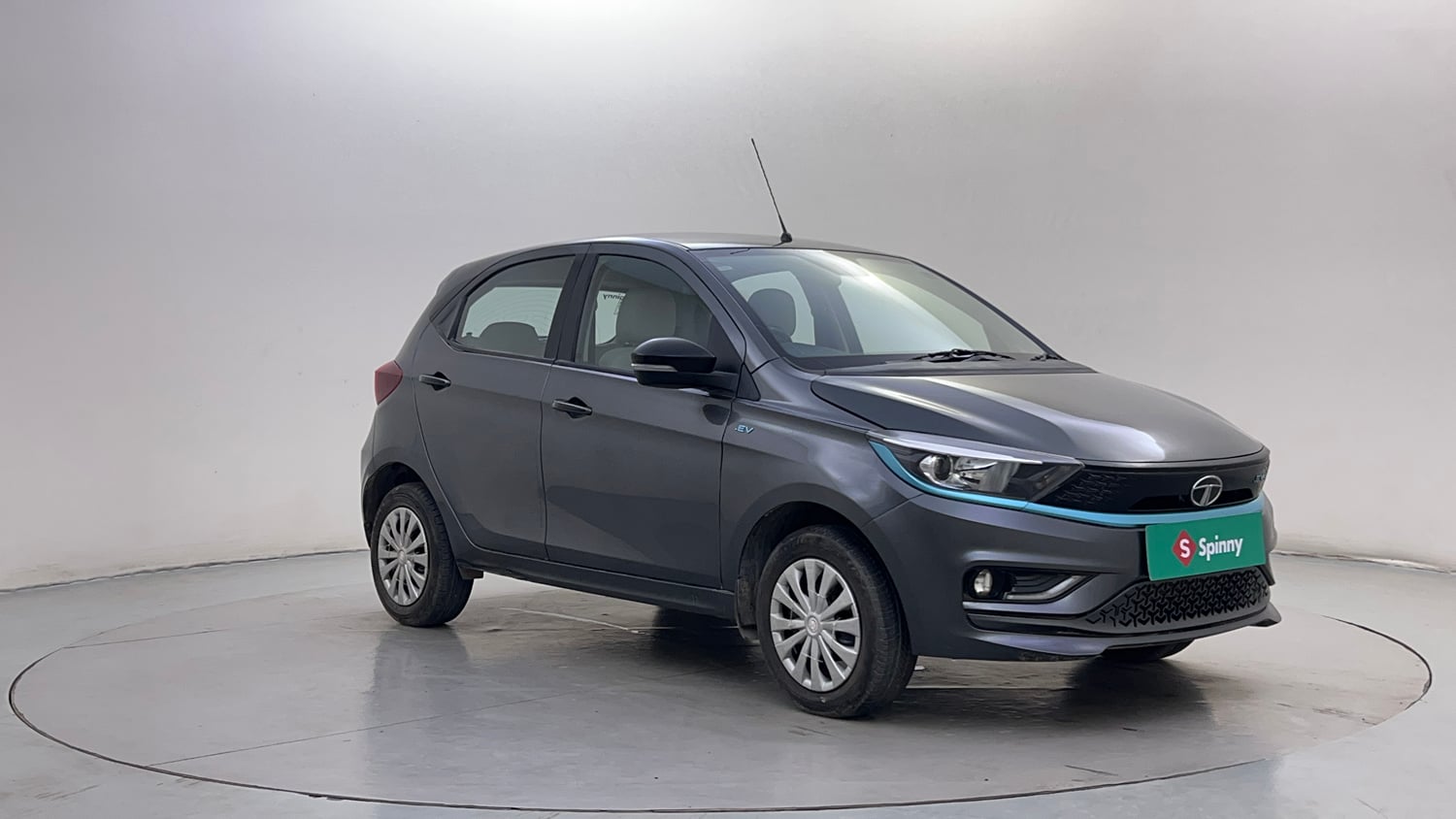 Used 2023 Tata Tiago EV XZ Plus Tech LUX Long Range Electric Automatic exterior RIGHT FRONT CORNER VIEW