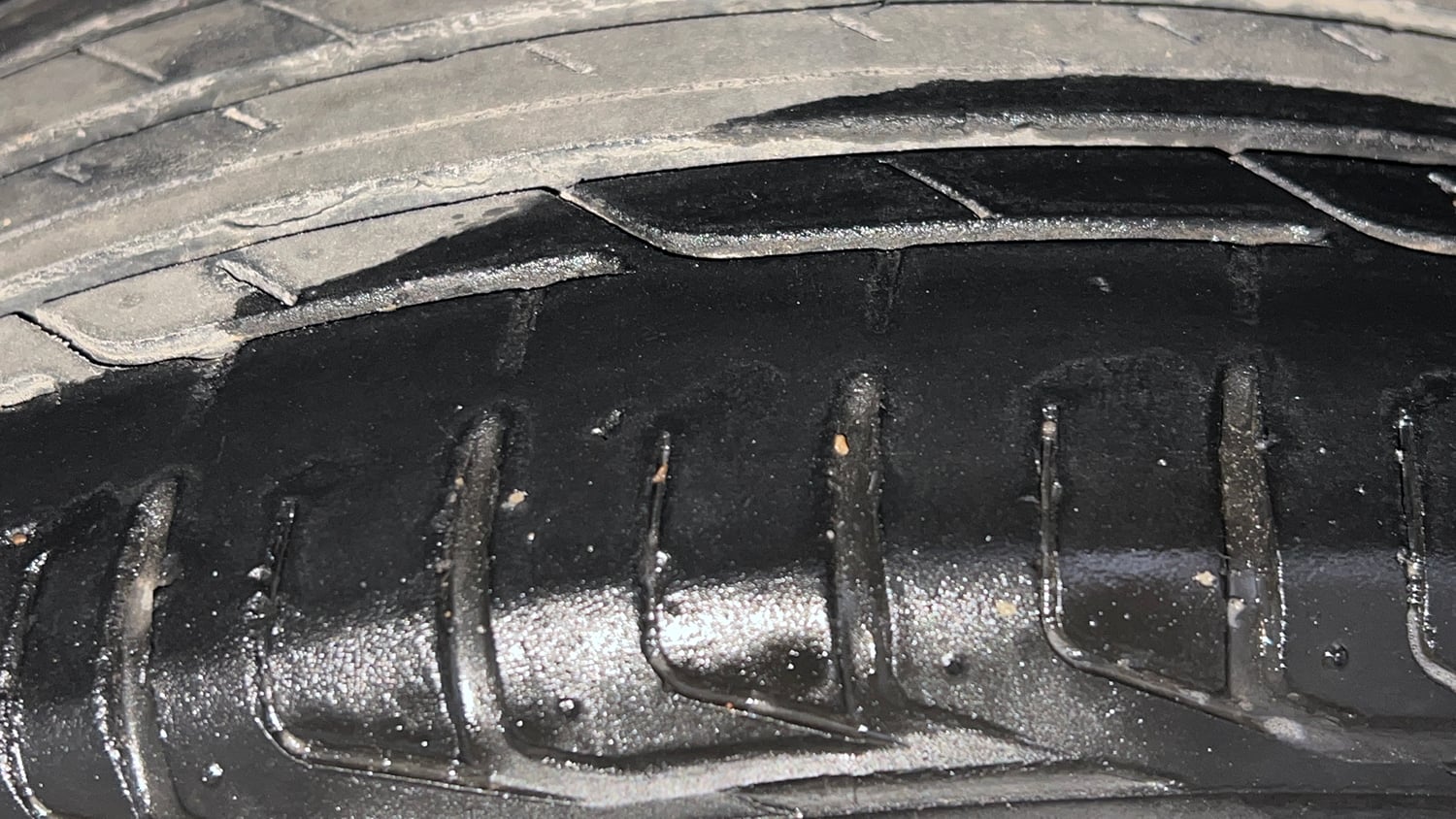 Used 2024 Hyundai Venue SX 1.2 Petrol Petrol Manual tyres LEFT FRONT TYRE TREAD VIEW