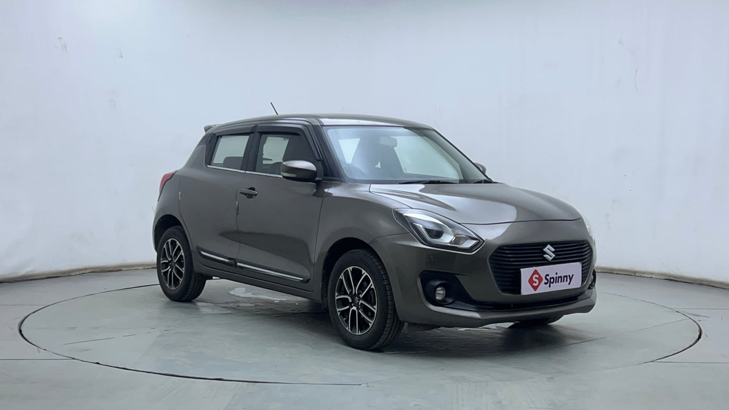 Used 2021 Maruti Suzuki Swift ZXi Plus Petrol Manual exterior RIGHT FRONT CORNER VIEW