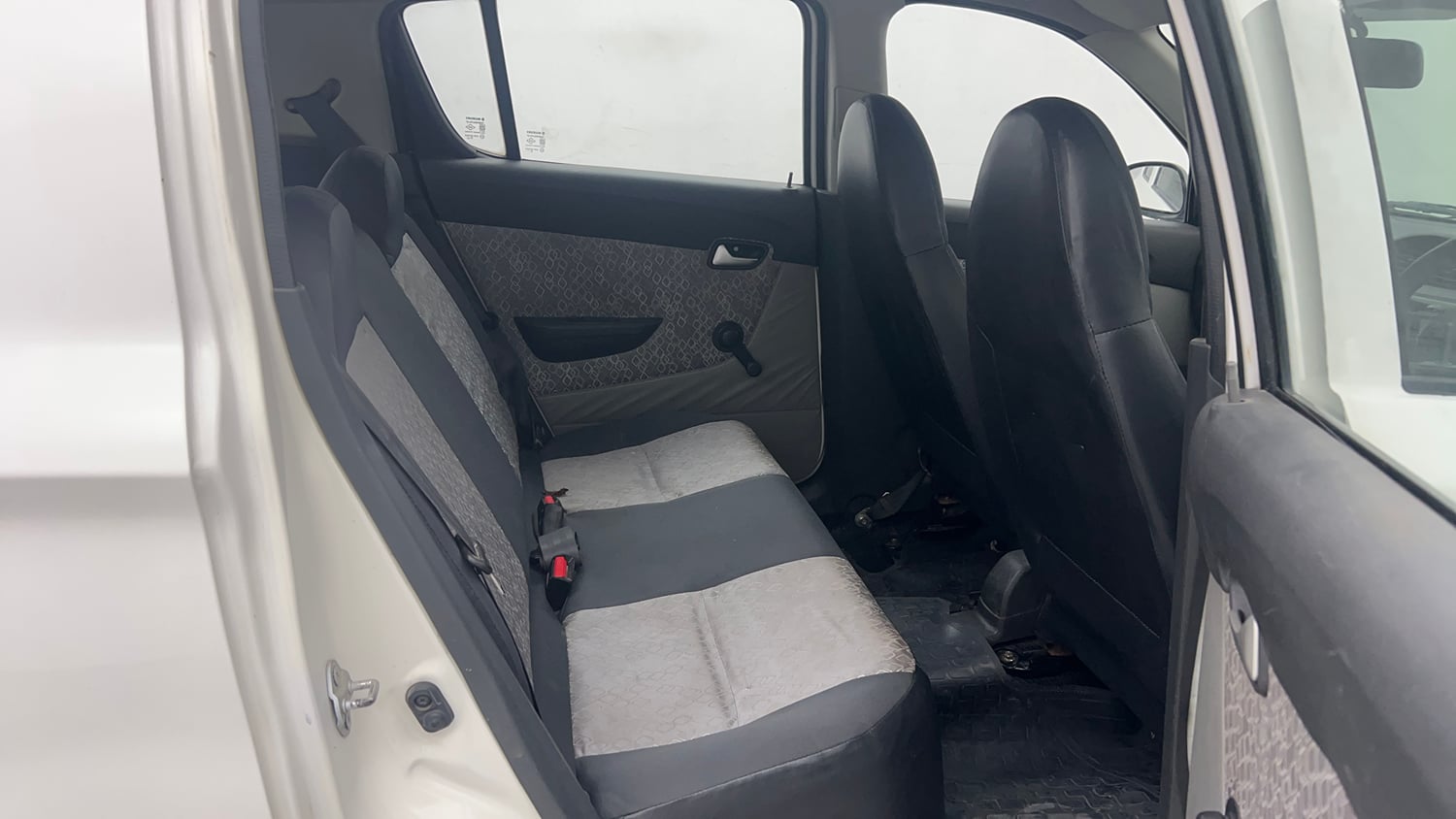 Used 2018 Maruti Suzuki Alto 800 VXi Petrol Manual interior RIGHT SIDE REAR DOOR CABIN VIEW