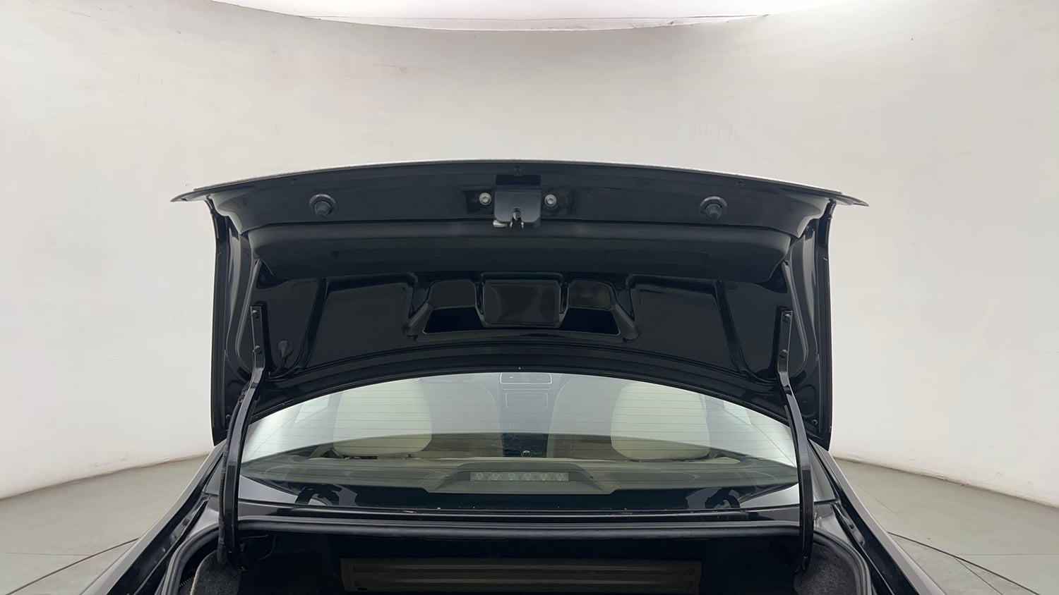 Used 2014 Volkswagen Vento Highline Diesel Diesel Manual interior DICKY DOOR OPEN VIEW